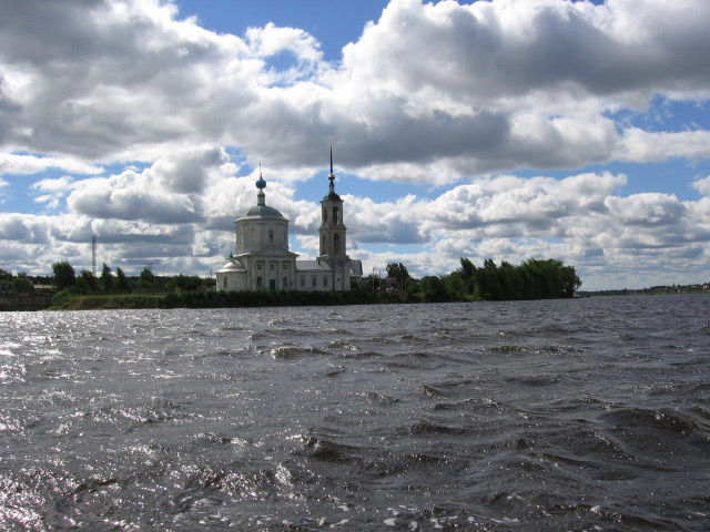 Церковь Иерусалимской иконы Божией Матери, Белый Городок (Кимрский район и г. Кимры, Тверская область). общий вид в ландшафте, 		      