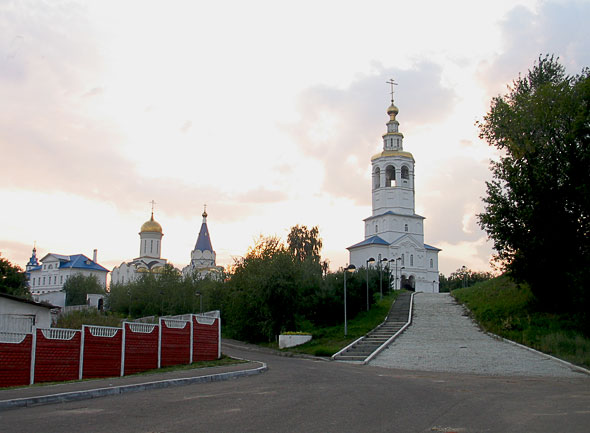 Кировский район. Успенский Зилантов монастырь. фасады