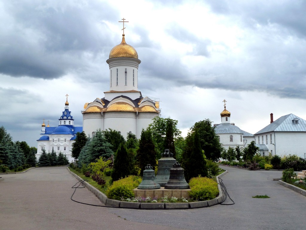 Кировский район. Успенский Зилантов монастырь. фасады