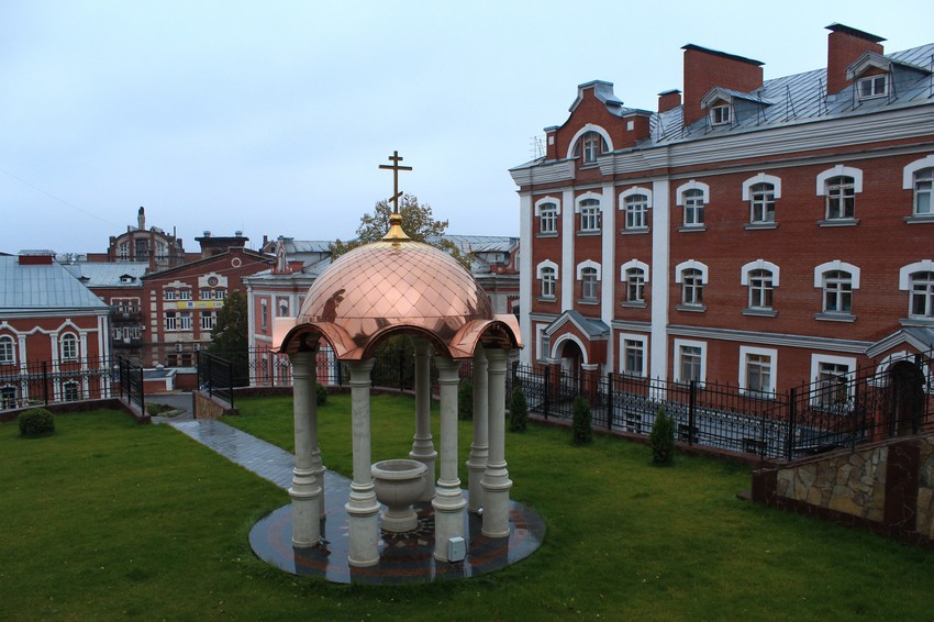 Иверский женский монастырь, Самара (Самара, город, Самарская область). дополнительная информация, Ротонда, вид с террасы, проходящей вдоль восточной стены церкви Иверской иконы Божией Матери