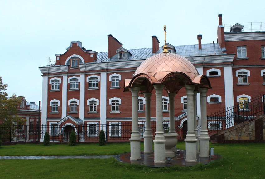 Иверский женский монастырь, Самара (Самара, город, Самарская область). дополнительная информация, Ротонда и корпус келий и ремесленных мастерских