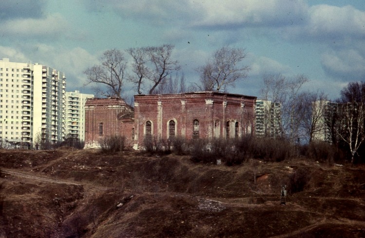 Крылатское. Церковь Рождества Пресвятой Богородицы в Крылатском. архивная фотография, 	      