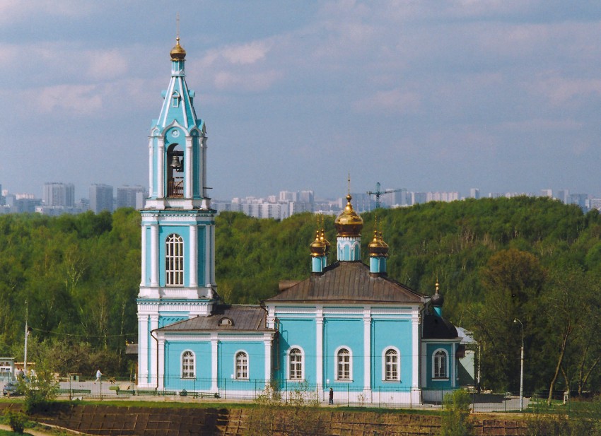 Крылатское. Церковь Рождества Пресвятой Богородицы в Крылатском. фасады