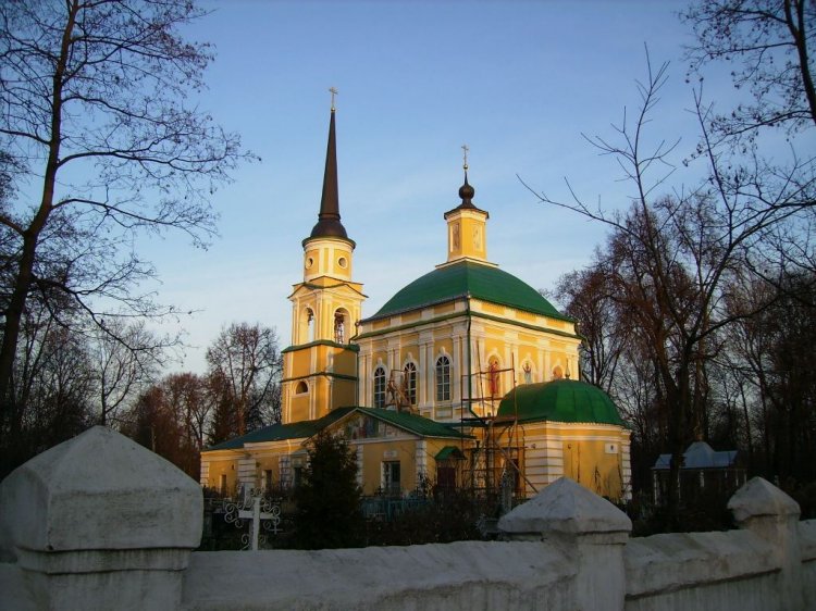 Церковь Петра и Павла, Калуга (Калуга, город, Калужская область). общий вид в ландшафте