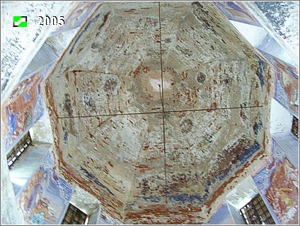 Церковь Михаила Архангела, Юрково (Юрьев-Польский район, Владимирская область). интерьер и убранство, Купол основного объема в интерьере. Фото уменьшено ввиду съемки в темном помещении с рук и ненадлежащего качества