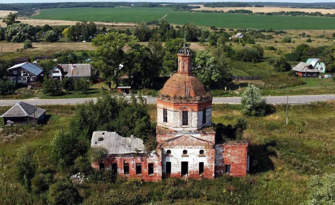 Юрково. Церковь Михаила Архангела. общий вид в ландшафте