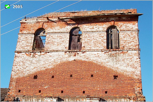 Церковь Иоанна Богослова, Фроловское (Юрьев-Польский район, Владимирская область). архитектурные детали, Верх южного фасада основного объема