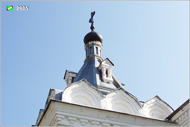 Сима. Церковь Димитрия Солунского. архитектурные детали, Шатёр западного крыльца