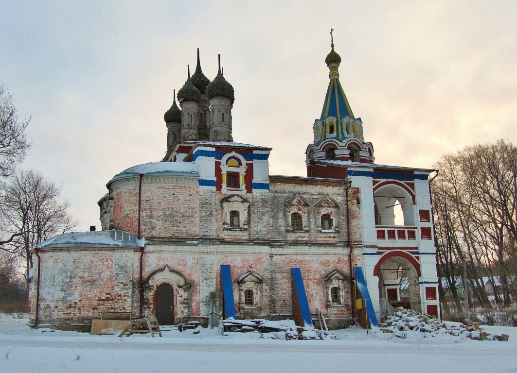 Подолец. Церковь Троицы Живоначальной. фасады, вид с севера