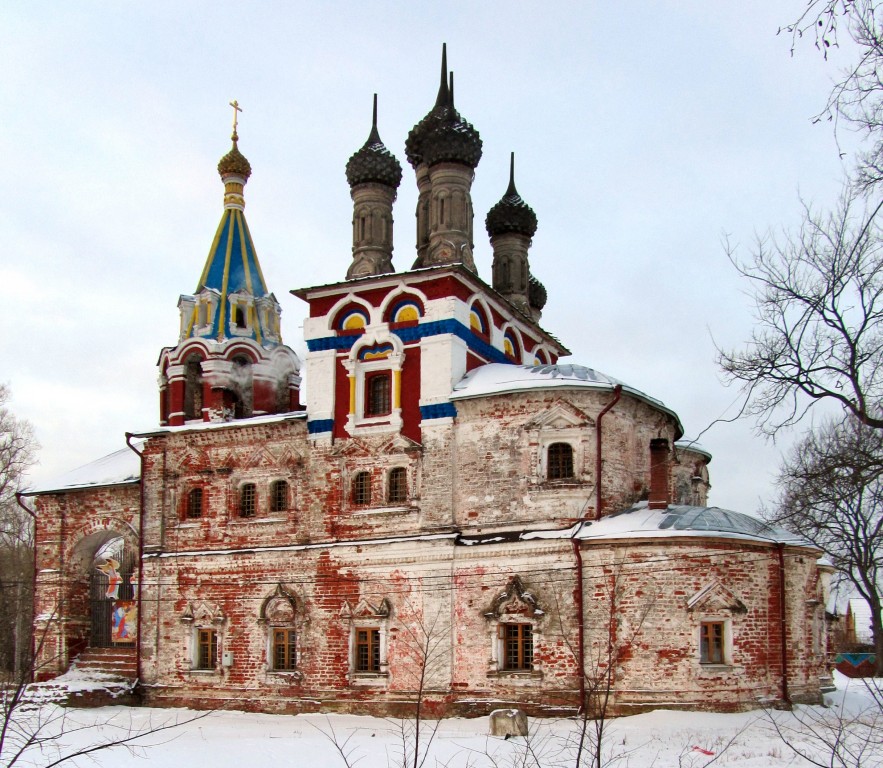 Подолец. Церковь Троицы Живоначальной. фасады, вид с юго-востока