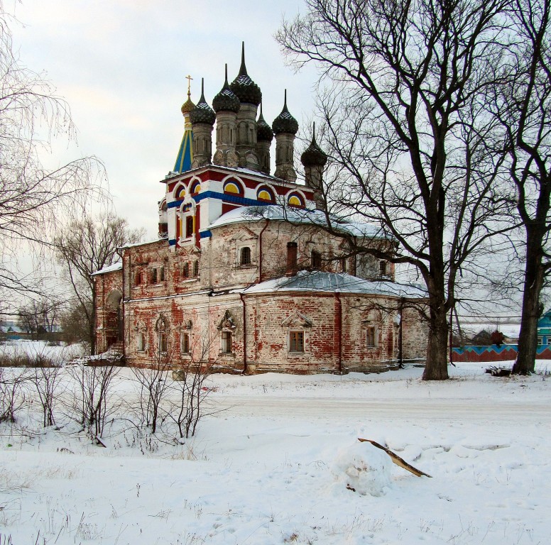 Подолец. Церковь Троицы Живоначальной. фасады, вид с востока