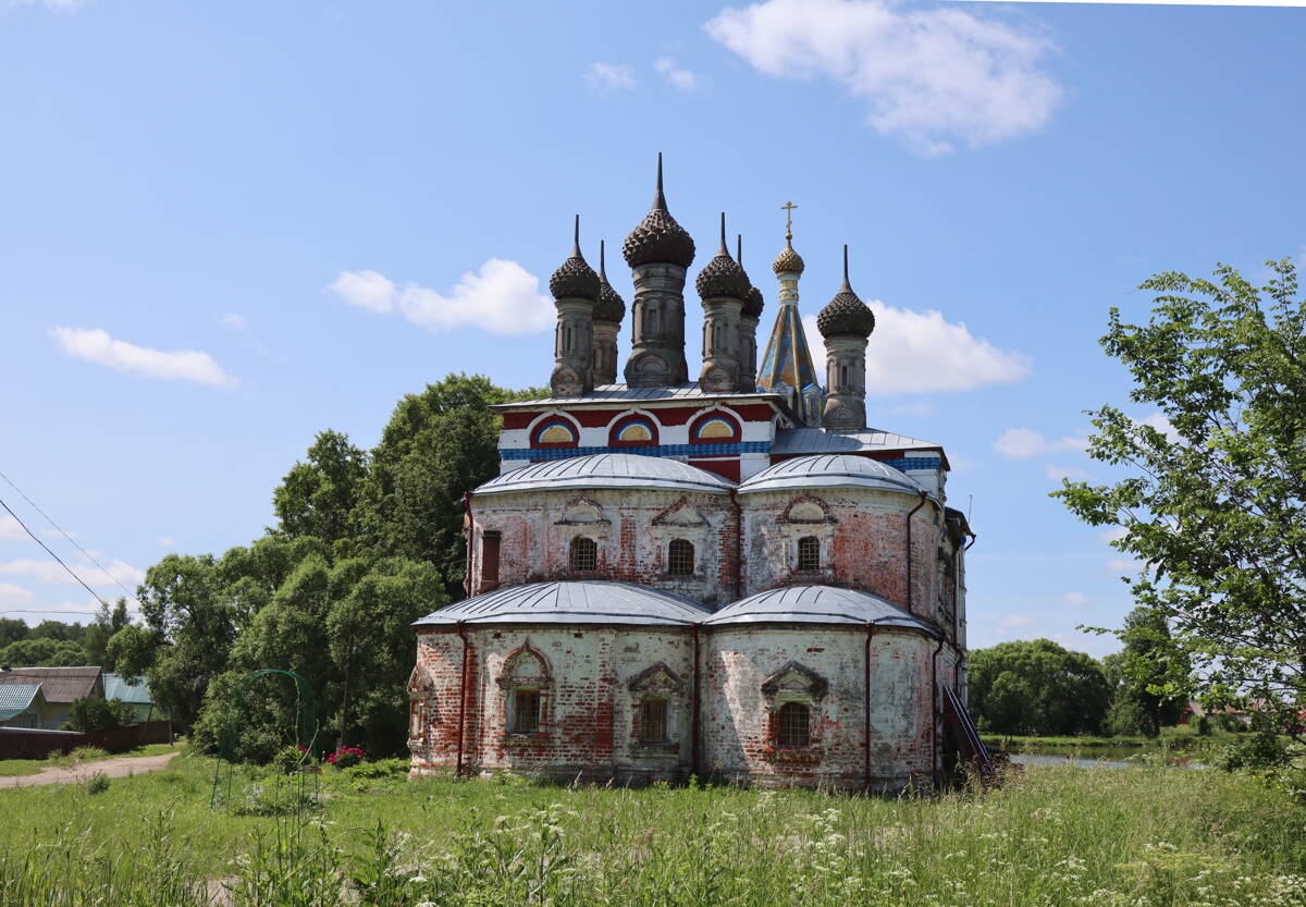 Церковь Троицы Живоначальной, Подолец (Юрьев-Польский район, Владимирская область). общий вид в ландшафте, Вид с востока