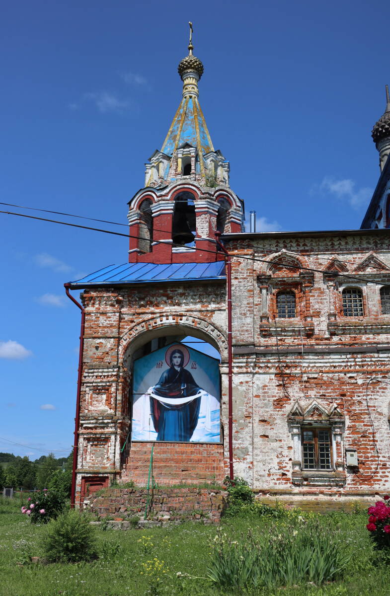 Церковь Троицы Живоначальной, Подолец (Юрьев-Польский район, Владимирская область). архитектурные детали, Вид с юга