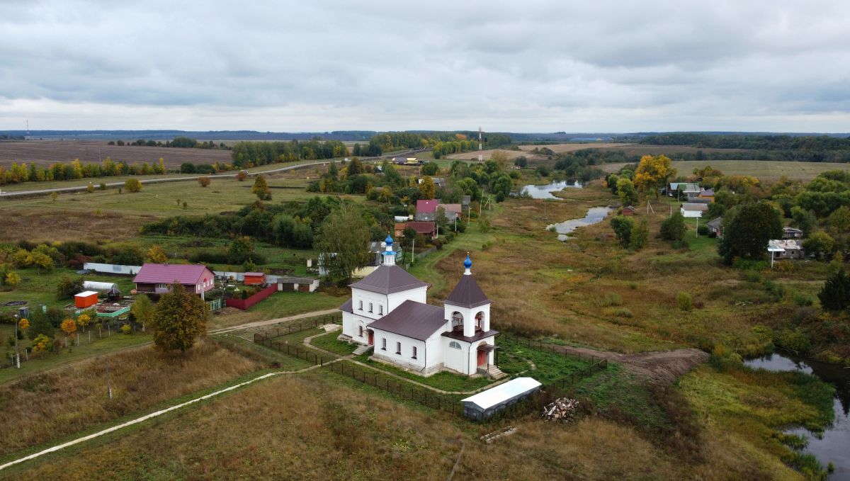 Церковь Космы и Дамиана, Леднёво (Юрьев-Польский район, Владимирская область). общий вид в ландшафте