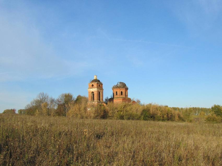 Изволь. Церковь Николая Чудотворца. общий вид в ландшафте, вид с юго-запада