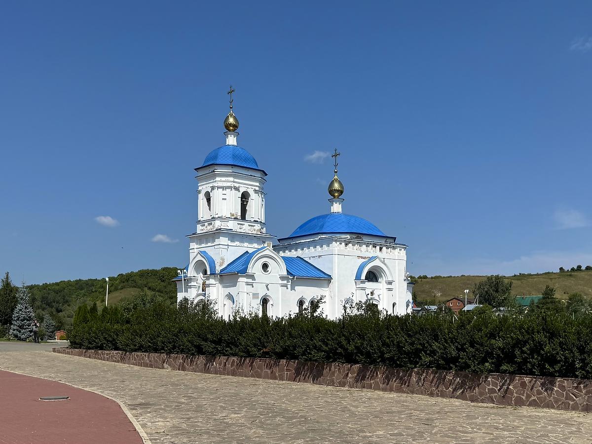 Вид с юго-запада, общий вид в ландшафте. Богородичный Казанский монастырь. Церковь Казанской иконы Божией Матери, Винновка (Ставропольский район, Самарская область)