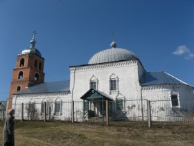 Нижние Вязовые. Церковь Троицы Живоначальной