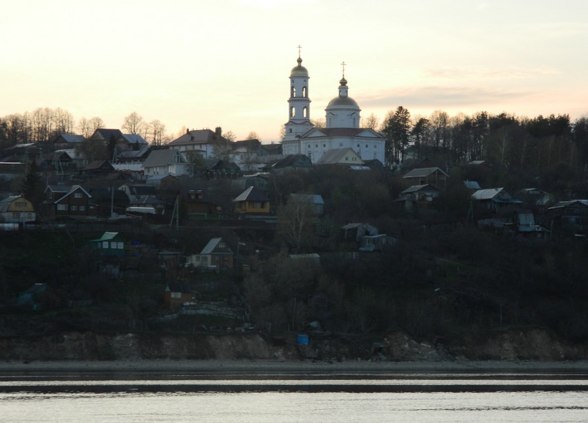 Церковь Рождества Иоанна Предтечи, Ключищи (Верхнеуслонский район, Республика Татарстан). общий вид в ландшафте, Вид с Волги