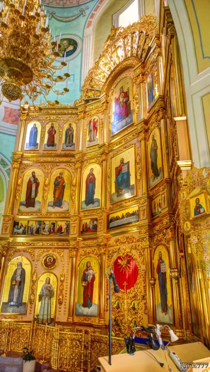 Церковь Рождества Иоанна Предтечи, Ключищи (Верхнеуслонский район, Республика Татарстан). интерьер и убранство, центральный иконостас