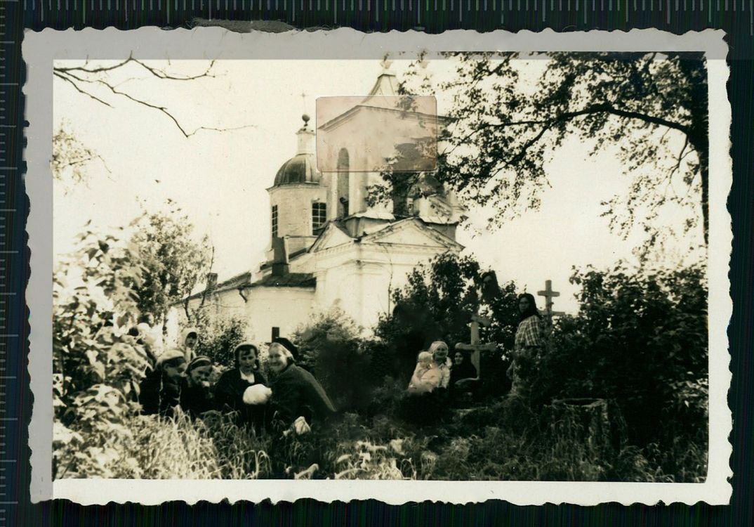 Церковь Успения Пресвятой Богородицы, Молочково (Солецкий район, Новгородская область). архивная фотография, Вид с северо-западной стороны. Фото 1943 г. с аукциона e-bay.de