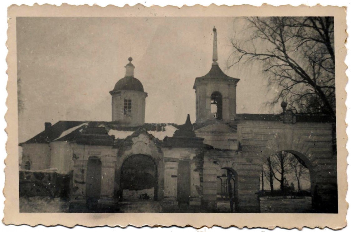 Молочково. Церковь Успения Пресвятой Богородицы. архивная фотография, Фото 1942 г. с аукциона e-bay.de