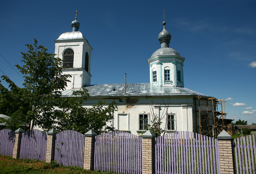 Подгощи. Церковь Троицы Живоначальной. фасады