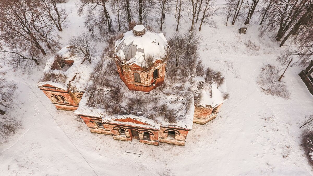 Церковь Владимирской иконы Божией Матери, Горцы (Шимский район, Новгородская область). общий вид в ландшафте, вид сверху