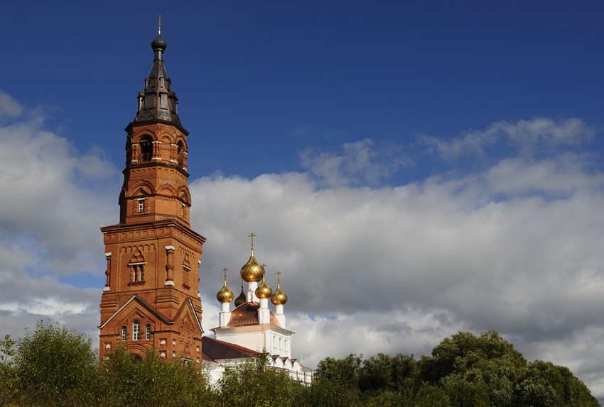 Церковь Рождества Христова, Прилуки (Угличский район, Ярославская область). общий вид в ландшафте