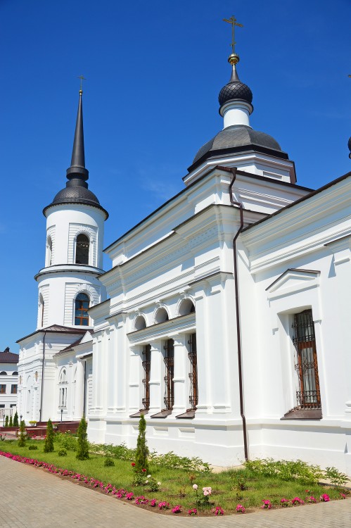 Калуга. Калужской иконы Божией Матери женский монастырь. Церковь Рождества Пресвятой Богородицы на Калужке. фасады