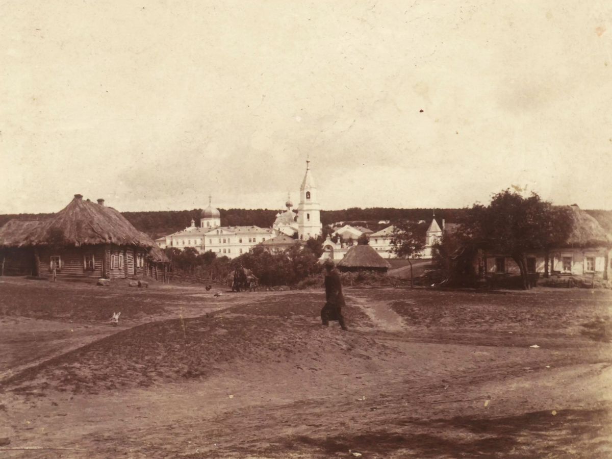 Вид на Тихвинский Керенский монастырь. Фото 1925-1930-х гг., архивная фотография. Тихвинский Керенский (мужской) монастырь, Вадинск (Вадинский район, Пензенская область)