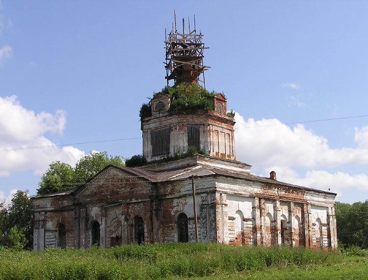 Фёдоровское, посёлок. Церковь Троицы Живоначальной. фасады