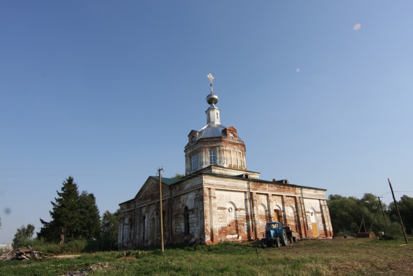 Фёдоровское, посёлок. Церковь Троицы Живоначальной. фасады