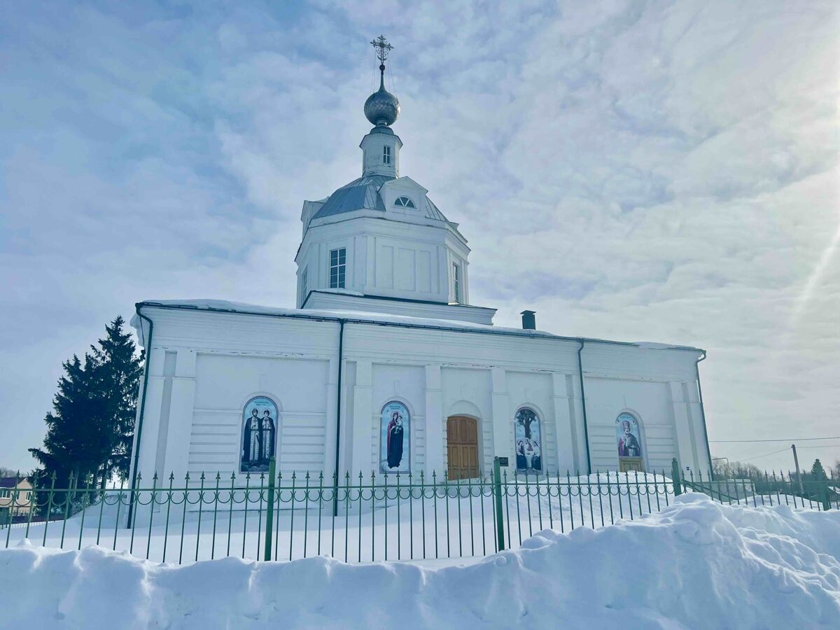 Фёдоровское, посёлок. Церковь Троицы Живоначальной. фасады