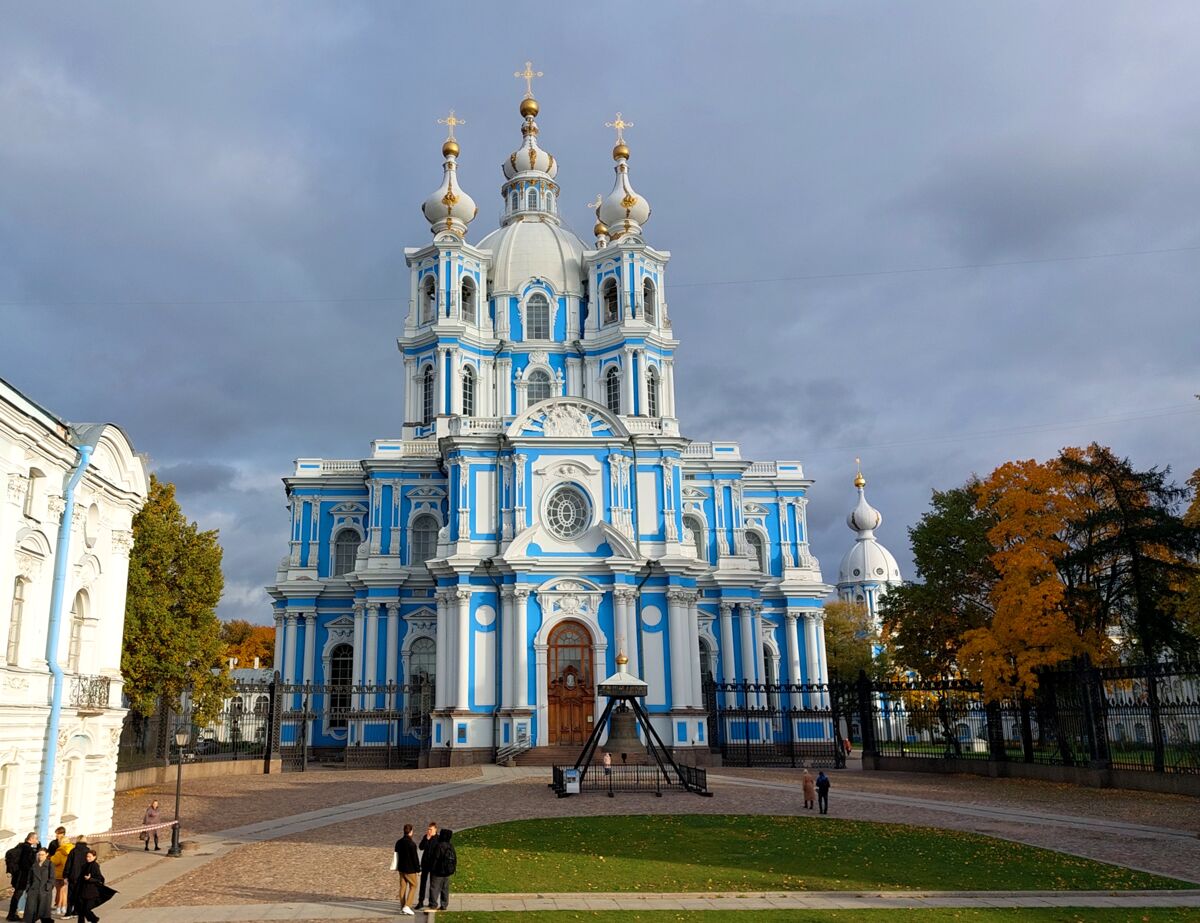 Воскресенский Смольный Новодевичий монастырь. Собор Воскресения Христова (