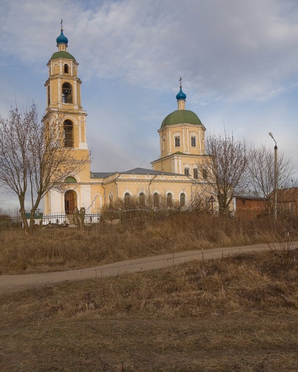 Домодедово, село. Церковь Николая Чудотворца. общий вид в ландшафте