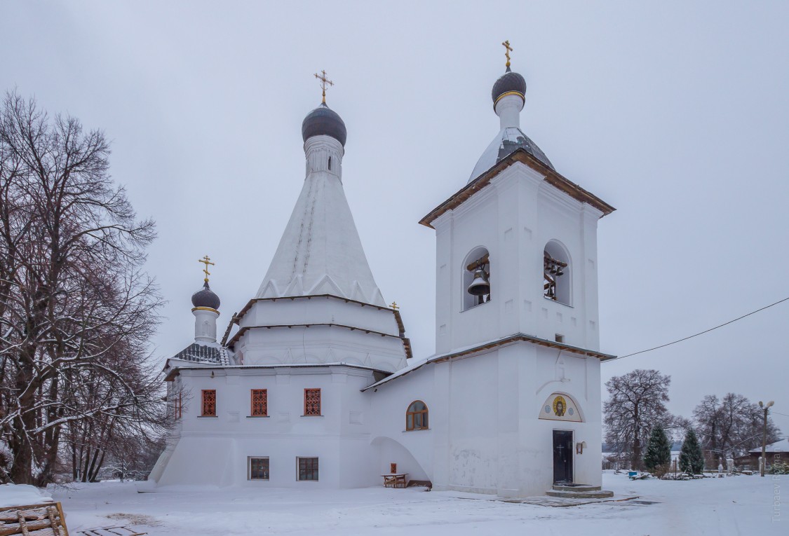 Городня. Церковь Воскресения Христова. фасады