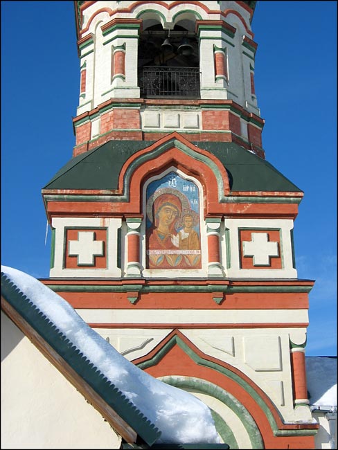 Церковь Воскресения Словущего, Колычево (Домодедовский городской округ, Московская область). архитектурные детали, Колокольня. Фрагмент.