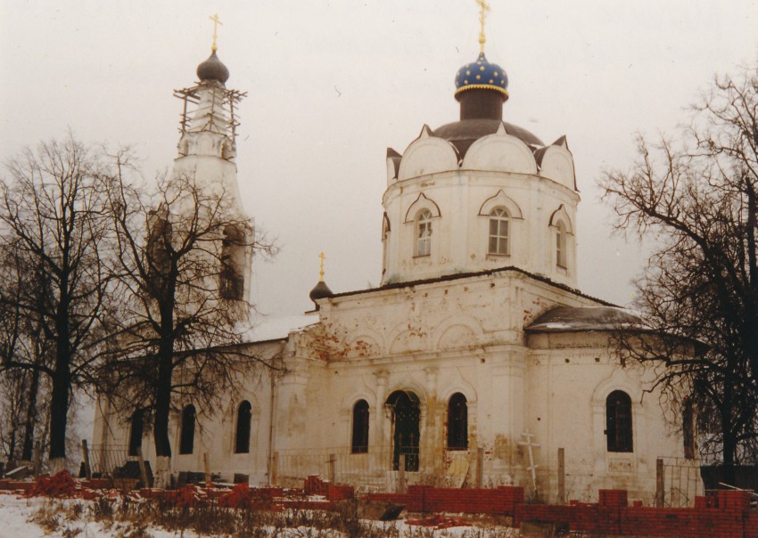 Церковь Космы и Дамиана в Меткине, Домодедово (Домодедовский городской округ, Московская область). фасады