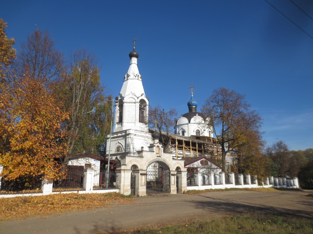 Домодедово. Церковь Космы и Дамиана в Меткине. фасады