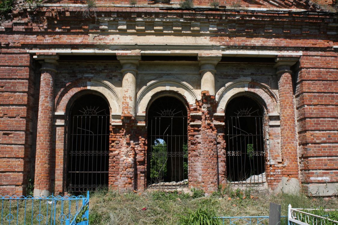 Церковь Всех Святых, Крапивна (Щёкинский район, Тульская область). архитектурные детали