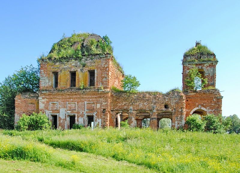 Супруты. Церковь Воскресения Христова. фасады