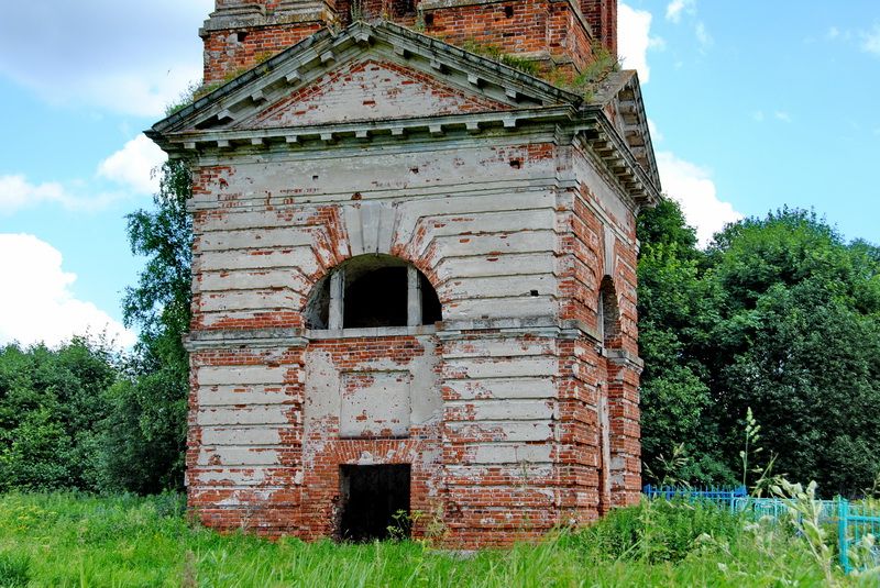 Колокольня церкви Успения Пресвятой Богородицы, Переволоки-Возвратные (Щёкинский район, Тульская область). фасады, Нижний ярус