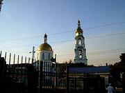 Церковь Преполовения Пятидесятницы (новая), Северная  сторона  храма.  Вид  от  платформы  "Гниловская"<br>, Ростов-на-Дону, Ростов-на-Дону, город, Ростовская область