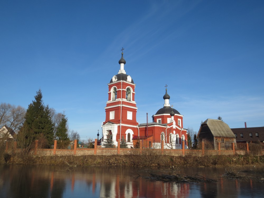 Церковь Воздвижения Креста Господня, Юсупово (Домодедовский городской округ, Московская область). фасады