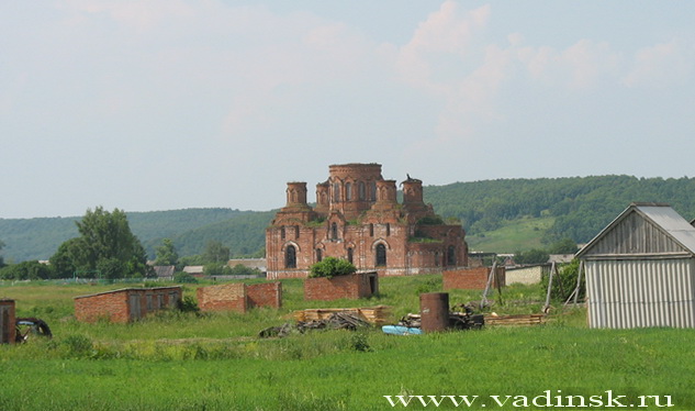 Церковь Михаила Архангела, Большая Лука (Вадинский район, Пензенская область). общий вид в ландшафте
