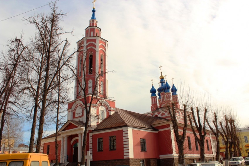 Калуга. Церковь Рождества Пресвятой Богородицы. общий вид в ландшафте, Вид с юго-запада
