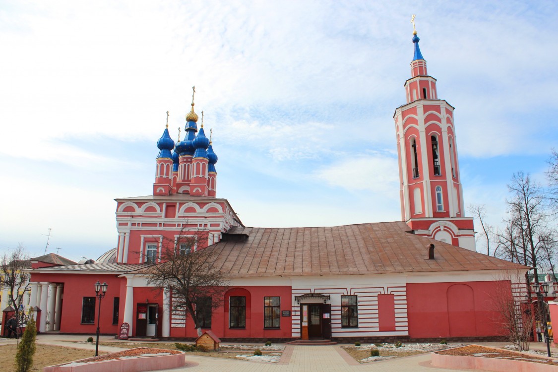 Калуга. Церковь Рождества Пресвятой Богородицы. общий вид в ландшафте, Вид с севера