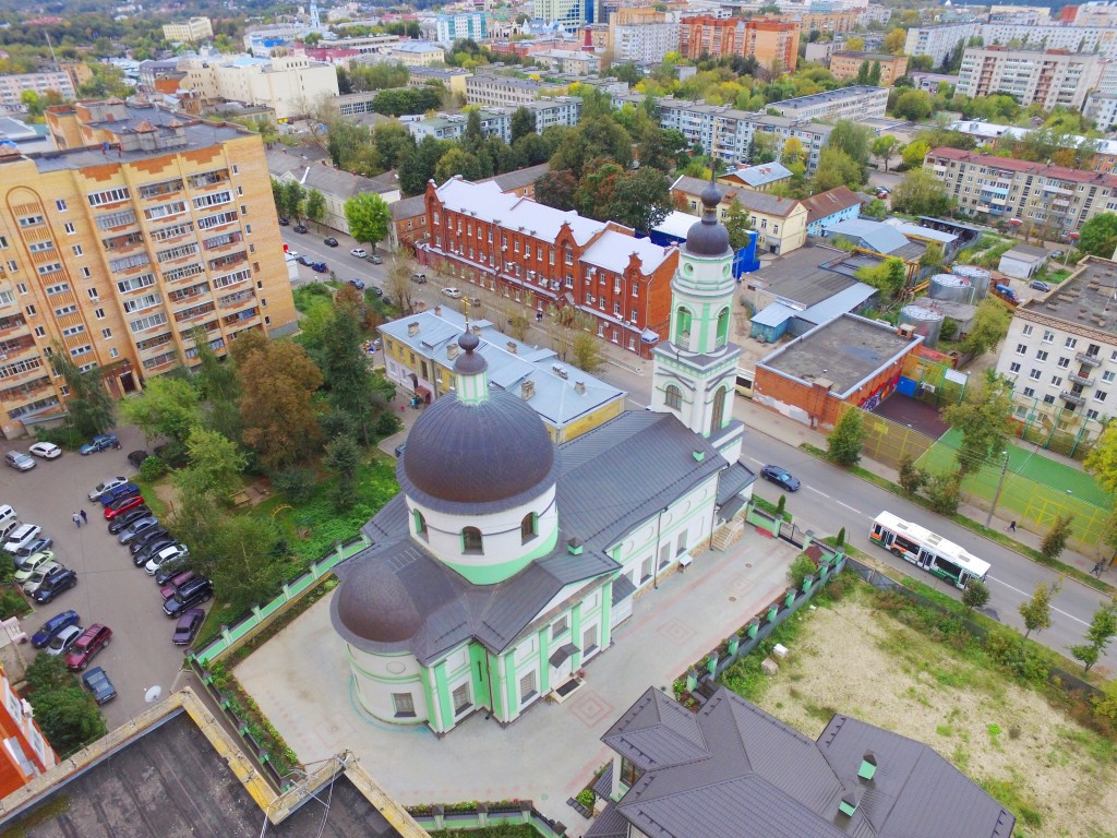 Калуга. Церковь Василия Блаженного. общий вид в ландшафте, Вид с северо-востока, фото с квадрокоптера