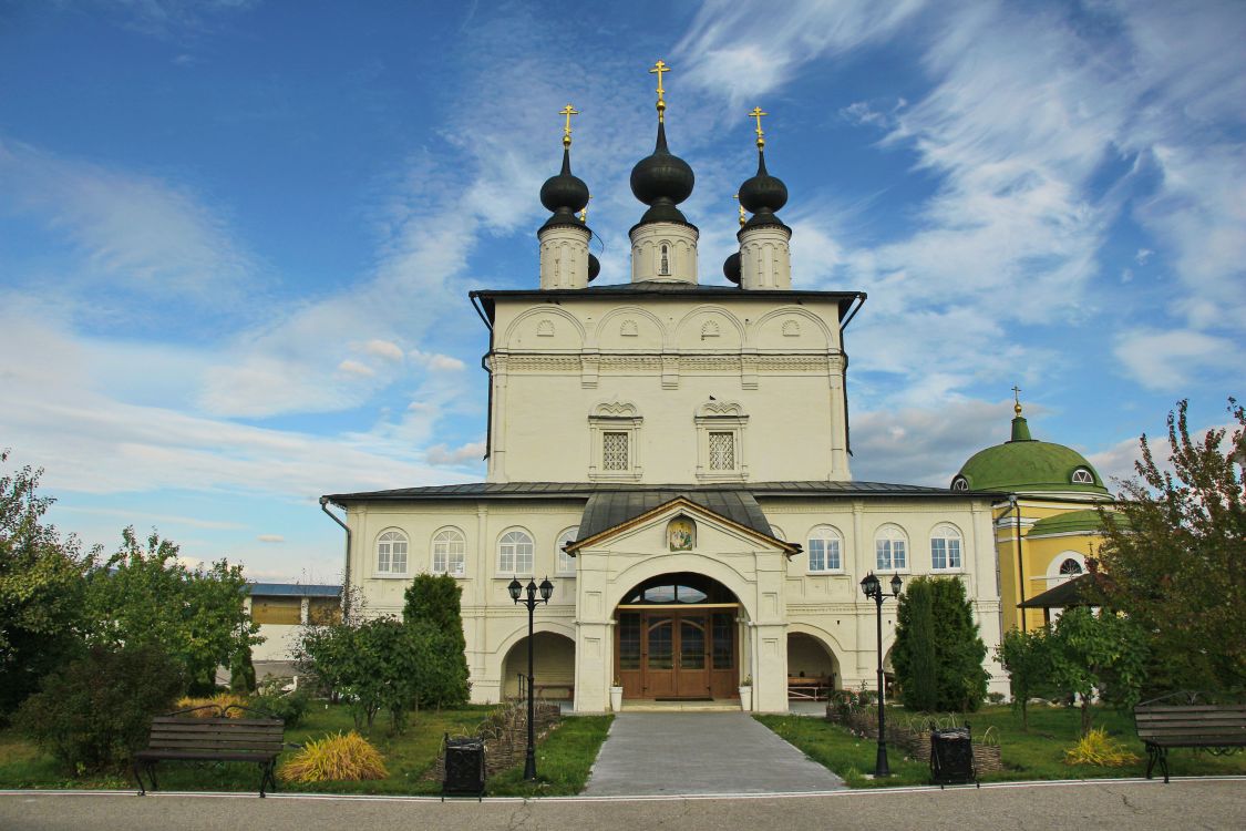 Ступино. Троицкий Белопесоцкий монастырь. Собор Троицы Живоначальной. 