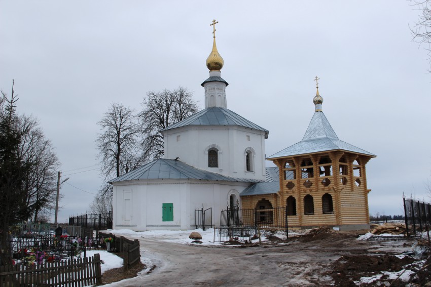 Церковь Илии Пророка, Золоторучье (Угличский район, Ярославская область). общий вид в ландшафте